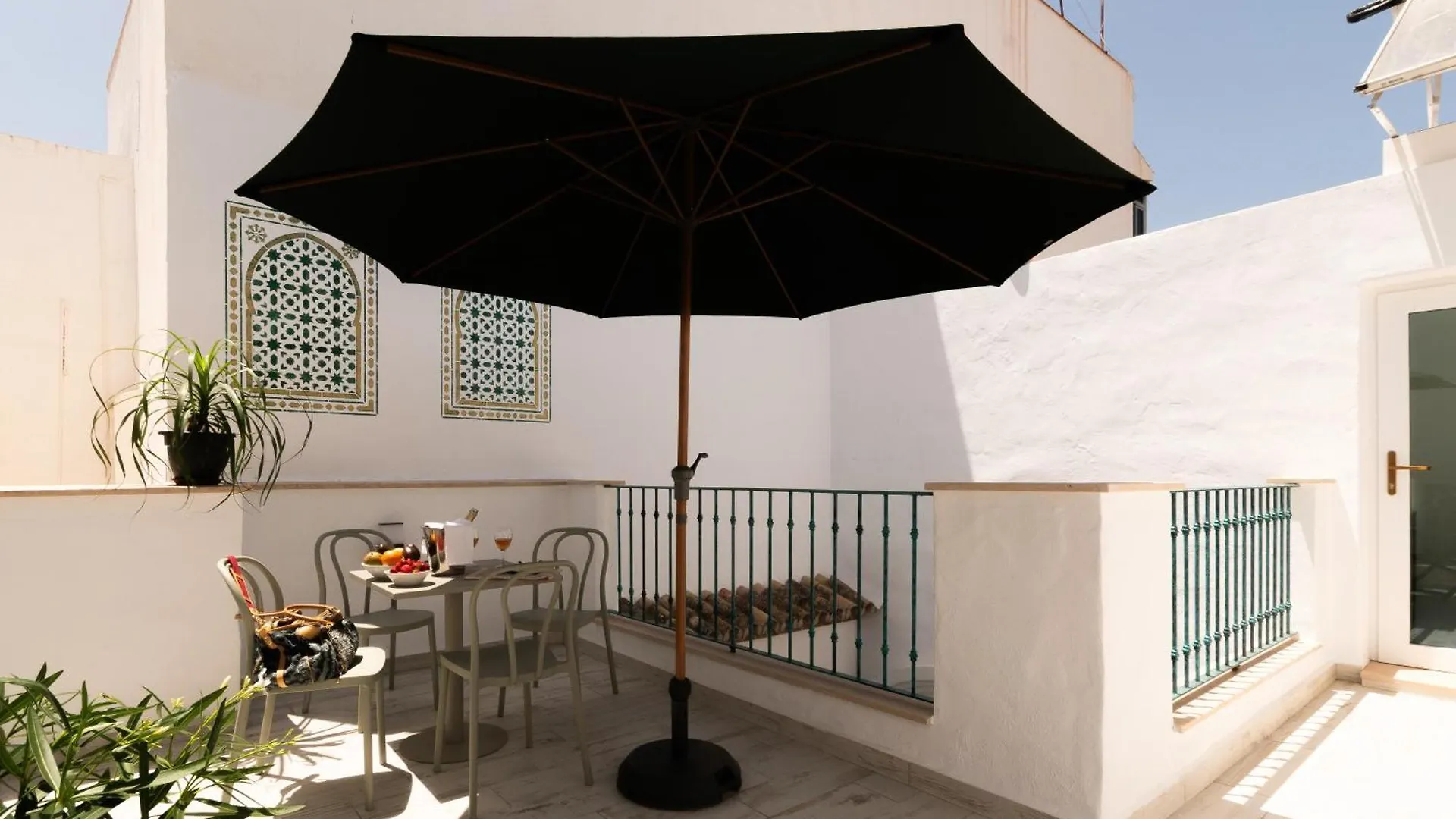 Casa Esmeralda - Luxury Boutique Apartments Old Town Estepona Spanien