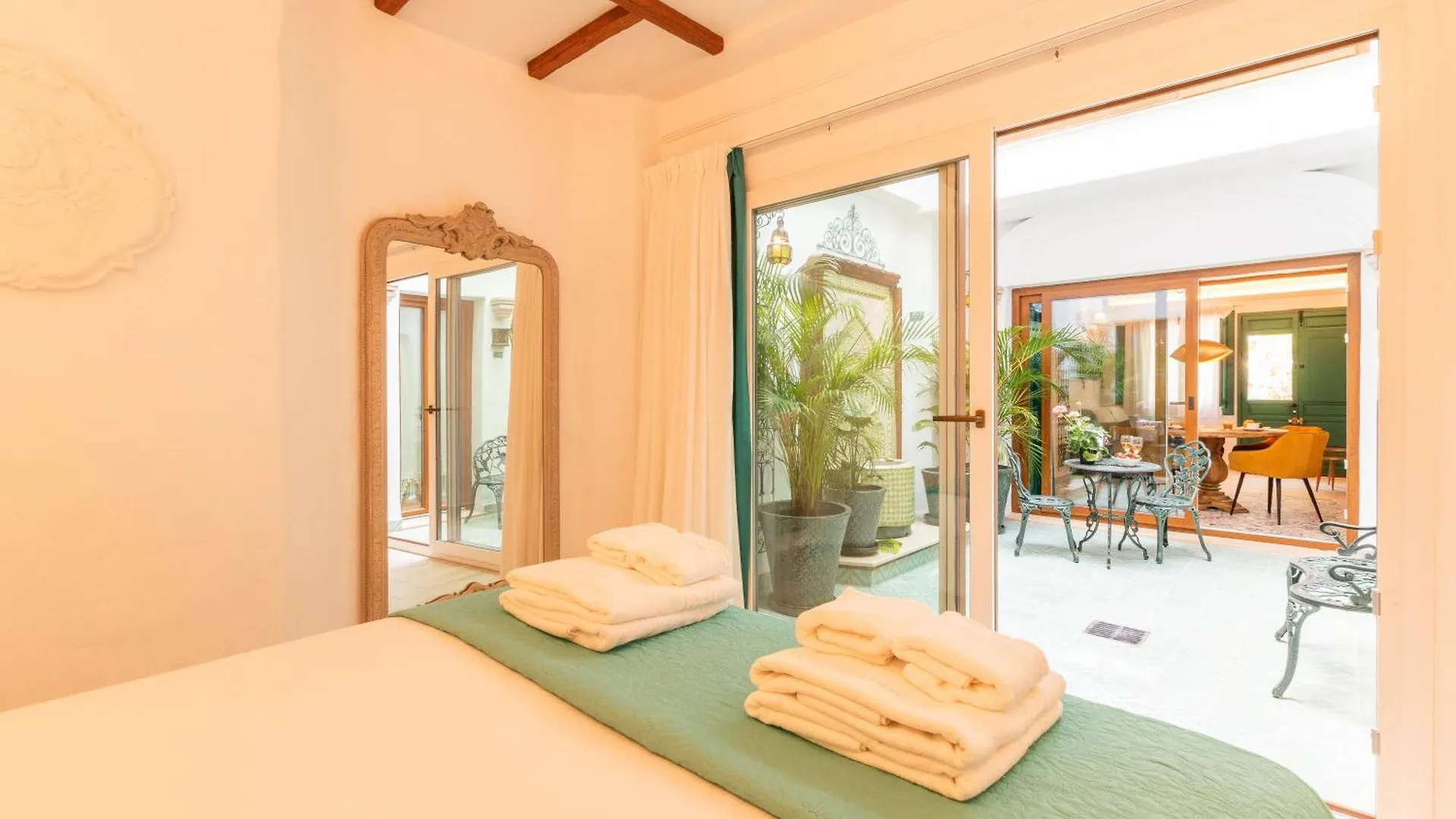 Casa Esmeralda - Luxury Boutique Apartments Old Town Estepona Spanien