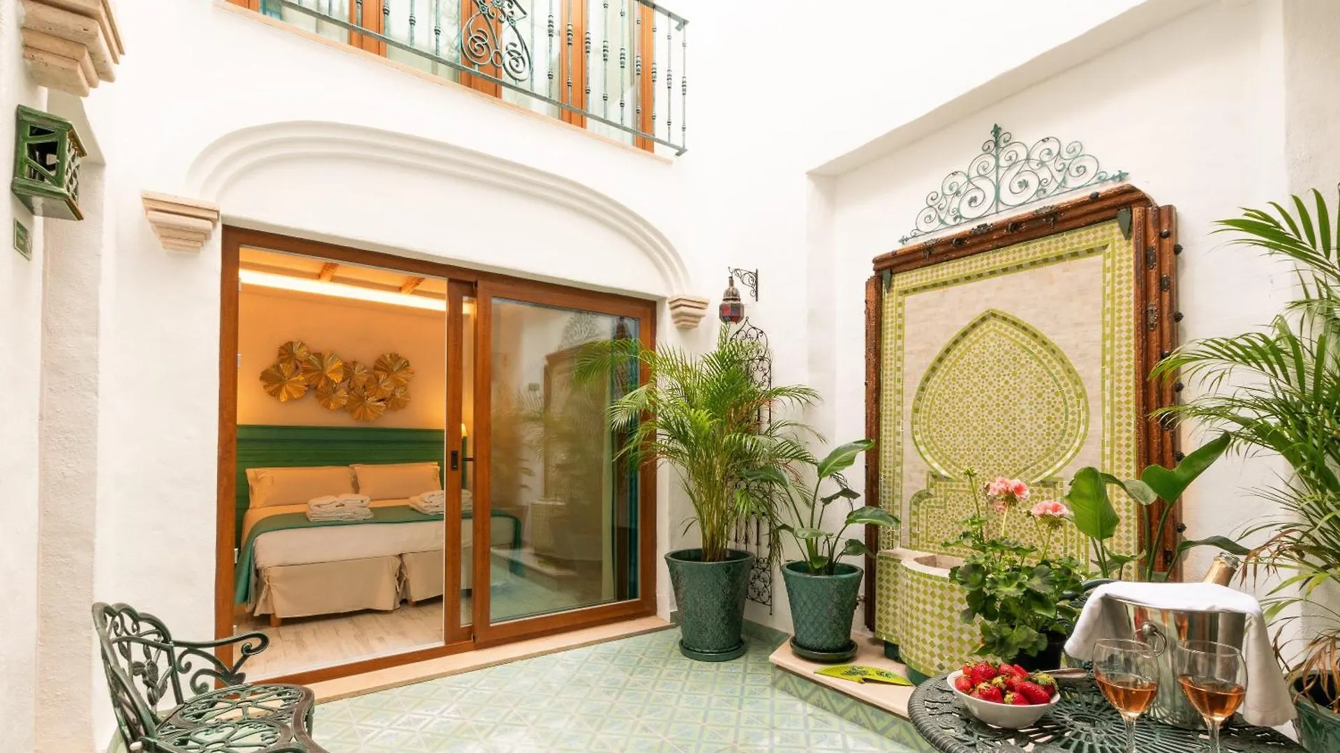 Casa Esmeralda - Luxury Boutique Apartments Old Town Estepona